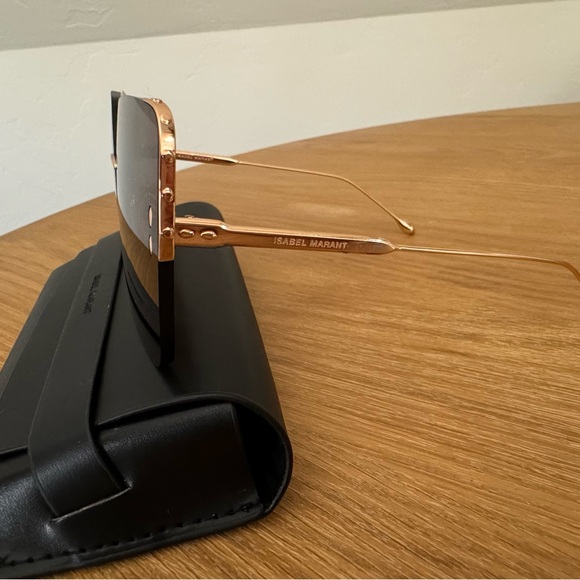 Oversized Sunglasses - Picture 2 of 4